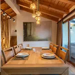 וילה Nomad Luxury